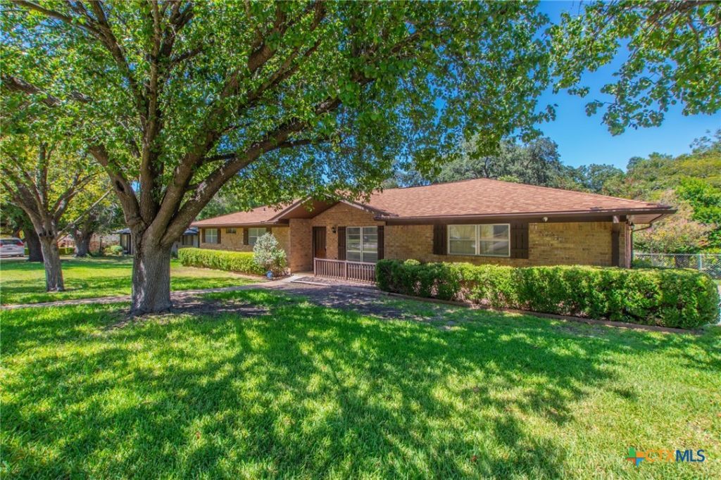 3302 Pin Oak Drive, Temple, TX 76502 Main Photo