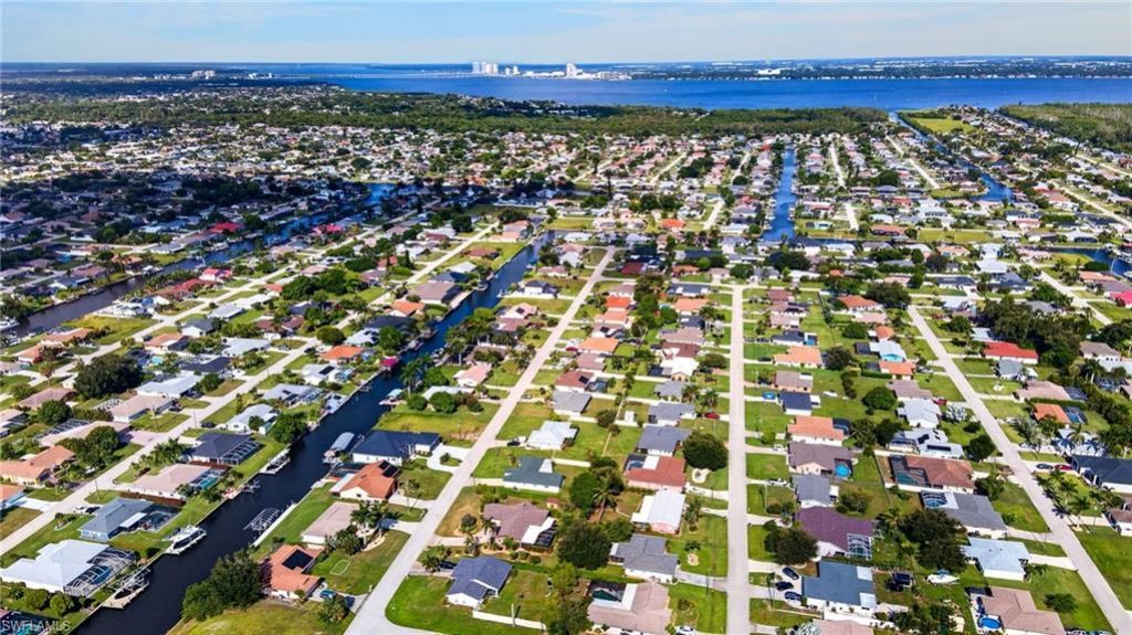 1808 SE 13th Ter, Cape Coral, FL 33990 Photo