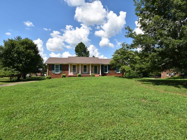 3049 Westchester Dr, Clarksville, TN 37043