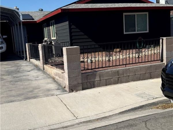 4672 Newton Drive, Las Vegas, NV 89121