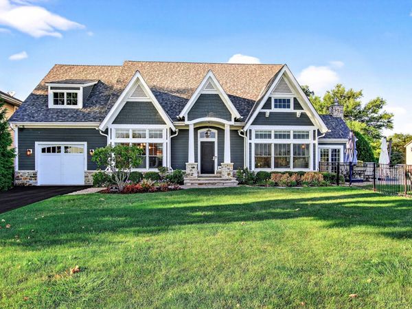 827 Edgewater Parkway , Wauconda, IL 60084