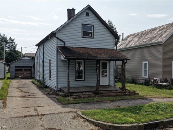 411 5th Street NW, New Philadelphia, OH 44663