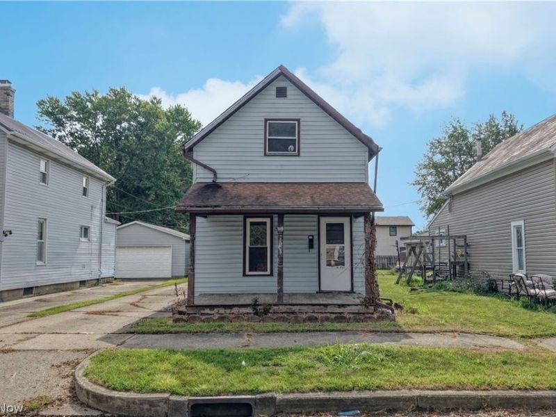 411 5th Street NW, New Philadelphia, OH 44663 Photo 2