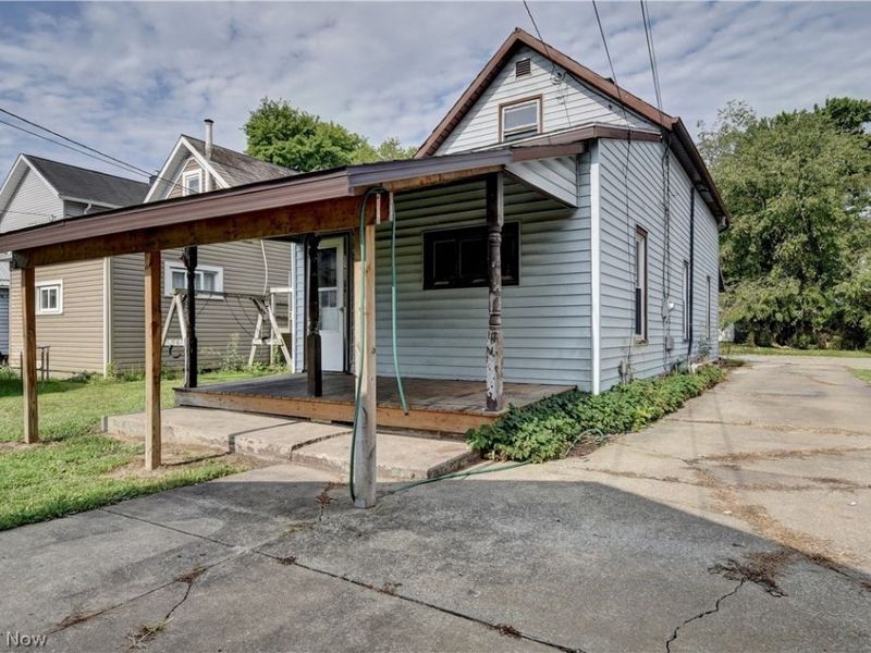 411 5th Street NW, New Philadelphia, OH 44663 Photo 5
