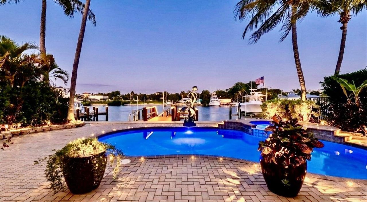 712 Sandy Point Lane, North Palm Beach, FL 33410 Photo
