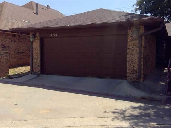 1700 Lionsgate Circle, Bethany, OK 73008