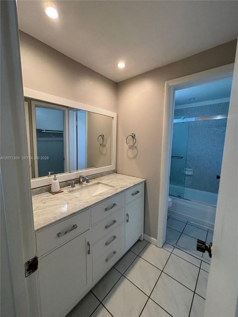 201 178th Dr , Unit 337, Sunny Isles Beach, FL 33160 Photo