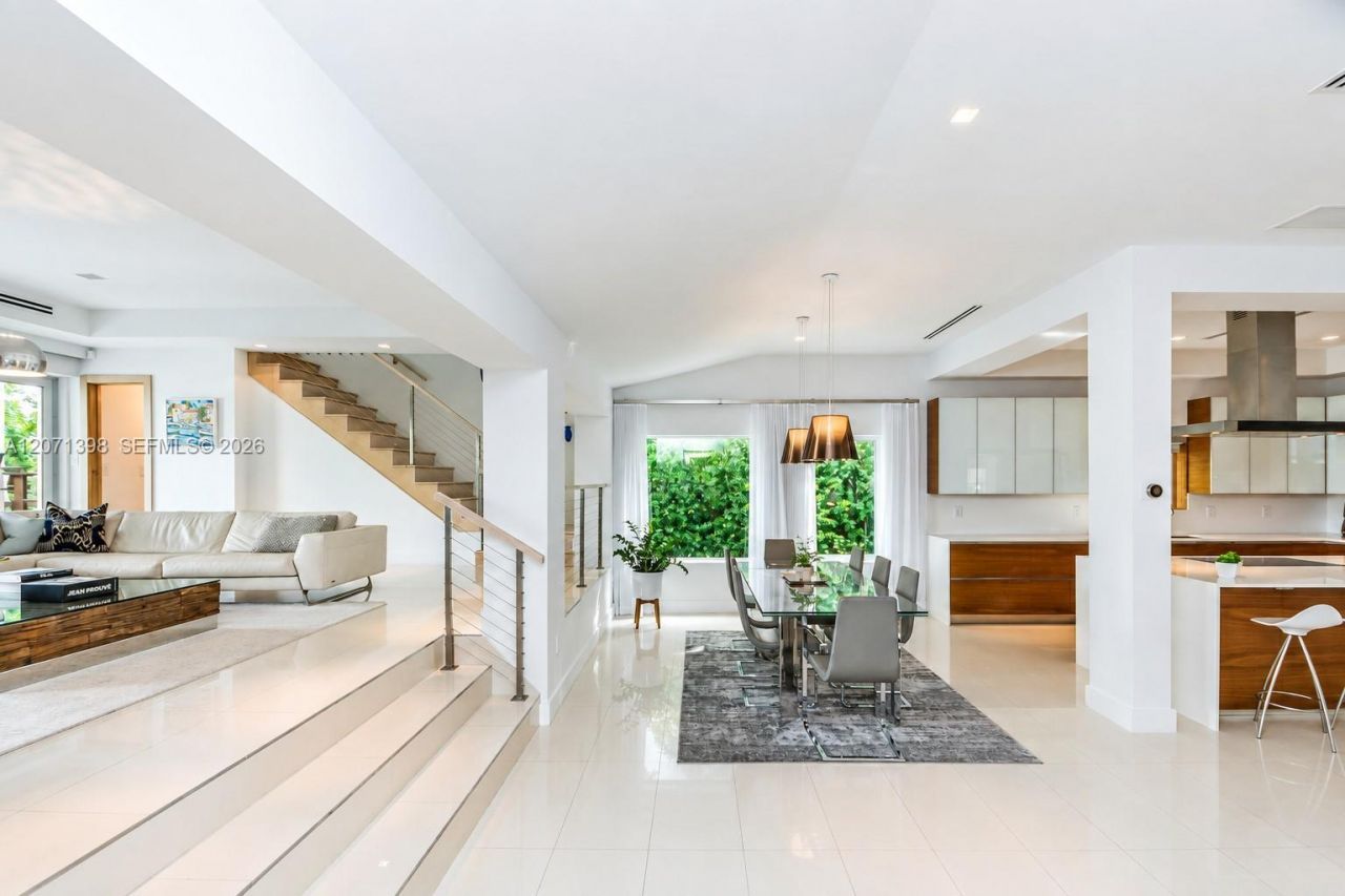 455 E Dilido Dr , Miami Beach, FL 33139 Photo