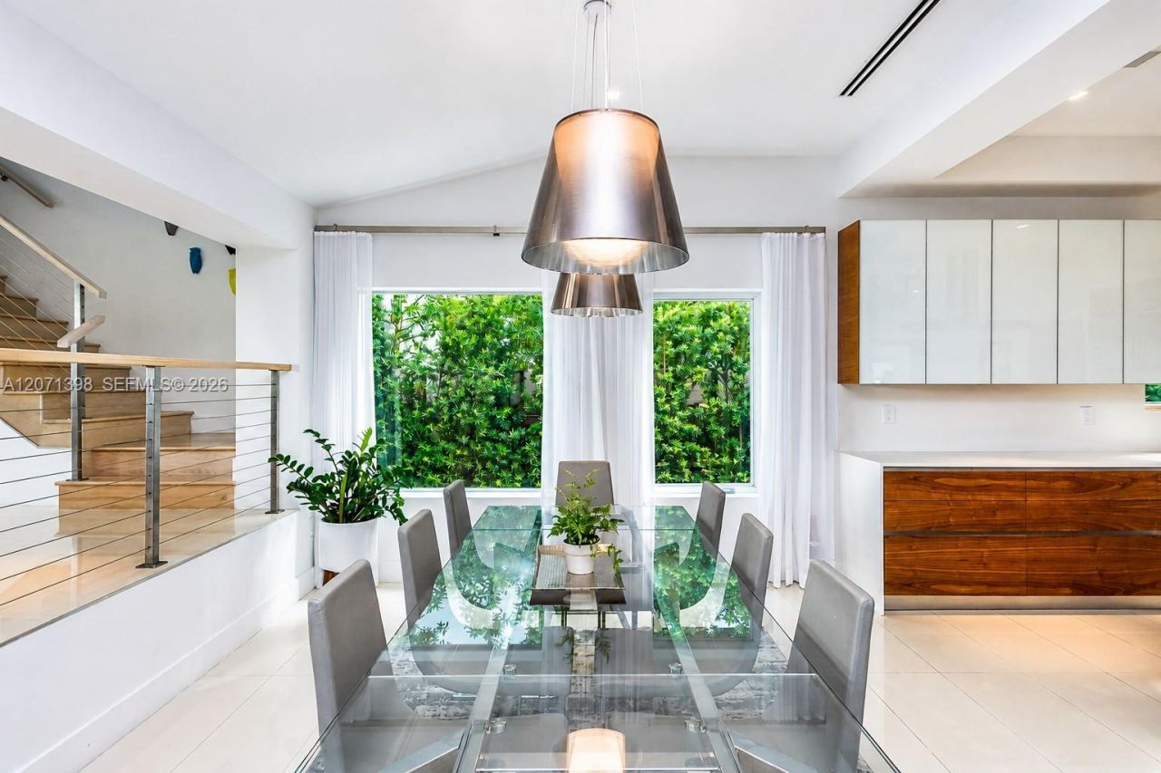 455 E Dilido Dr , Miami Beach, FL 33139 Photo