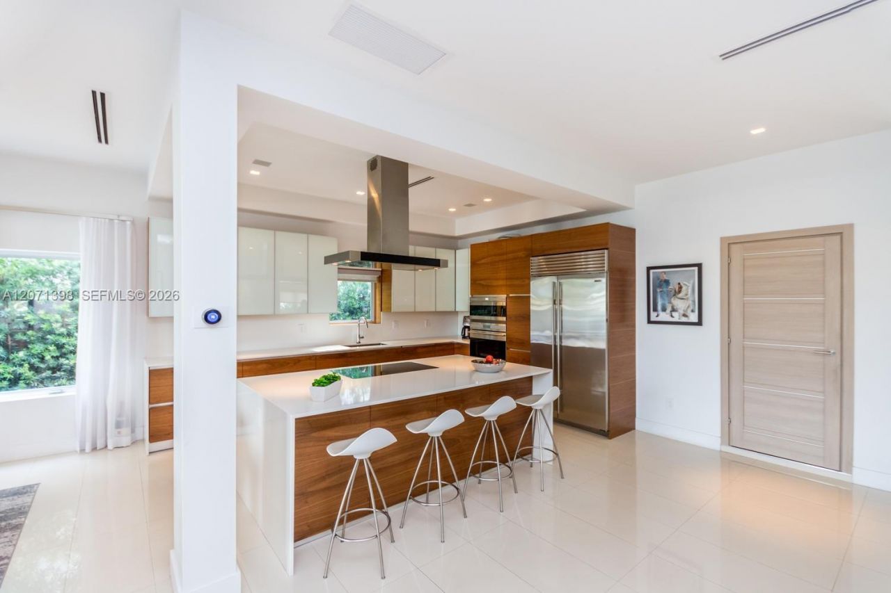 455 E Dilido Dr , Miami Beach, FL 33139 Photo