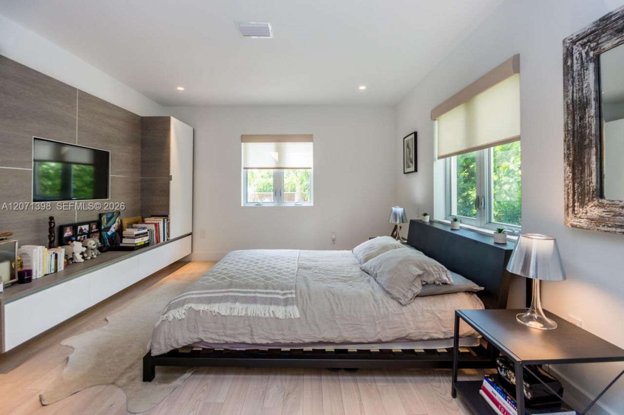 455 E Dilido Dr , Miami Beach, FL 33139 Photo