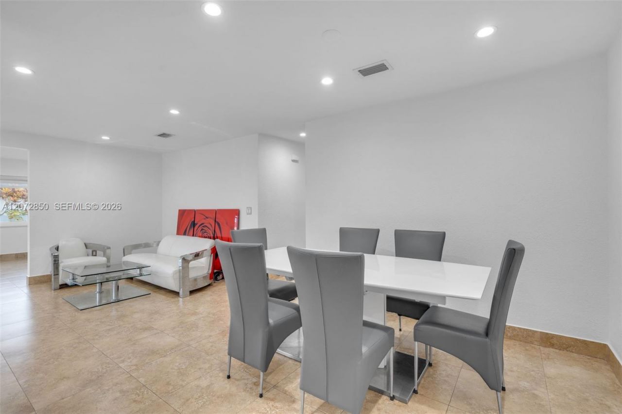5330 SW 7th St , Miami, FL 33134 Photo