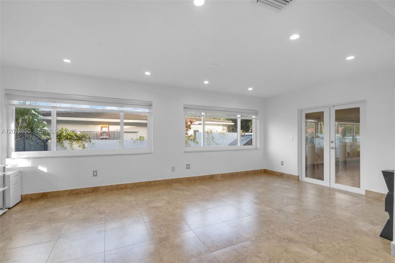 5330 SW 7th St , Miami, FL 33134 Photo