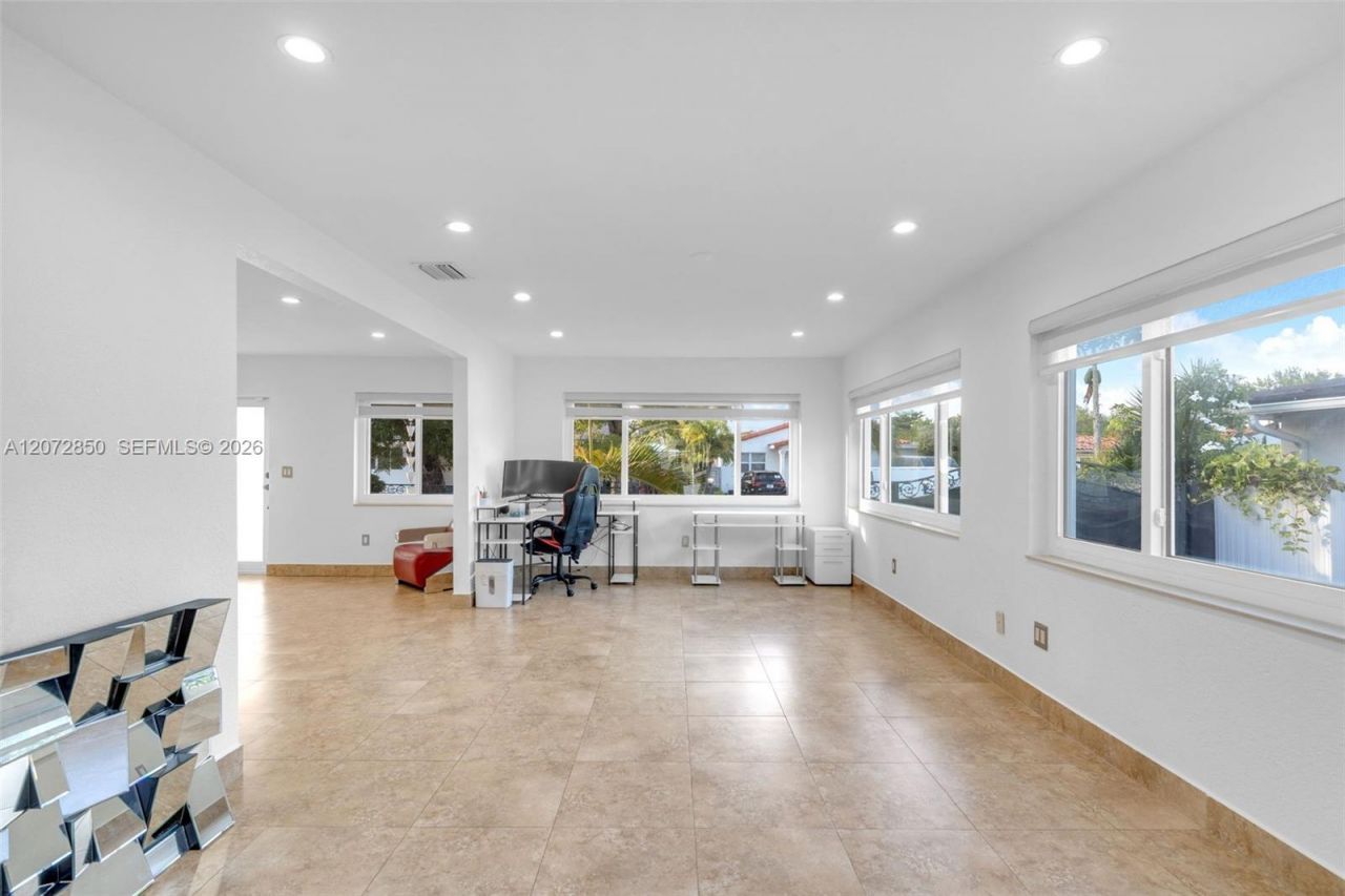 5330 SW 7th St , Miami, FL 33134 Photo