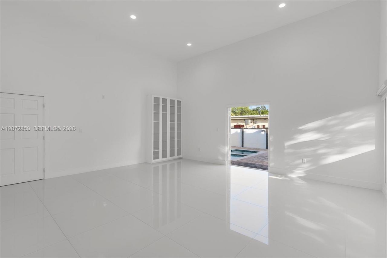 5330 SW 7th St , Miami, FL 33134 Photo