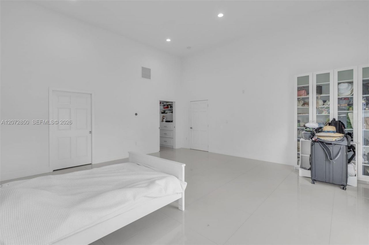5330 SW 7th St , Miami, FL 33134 Photo