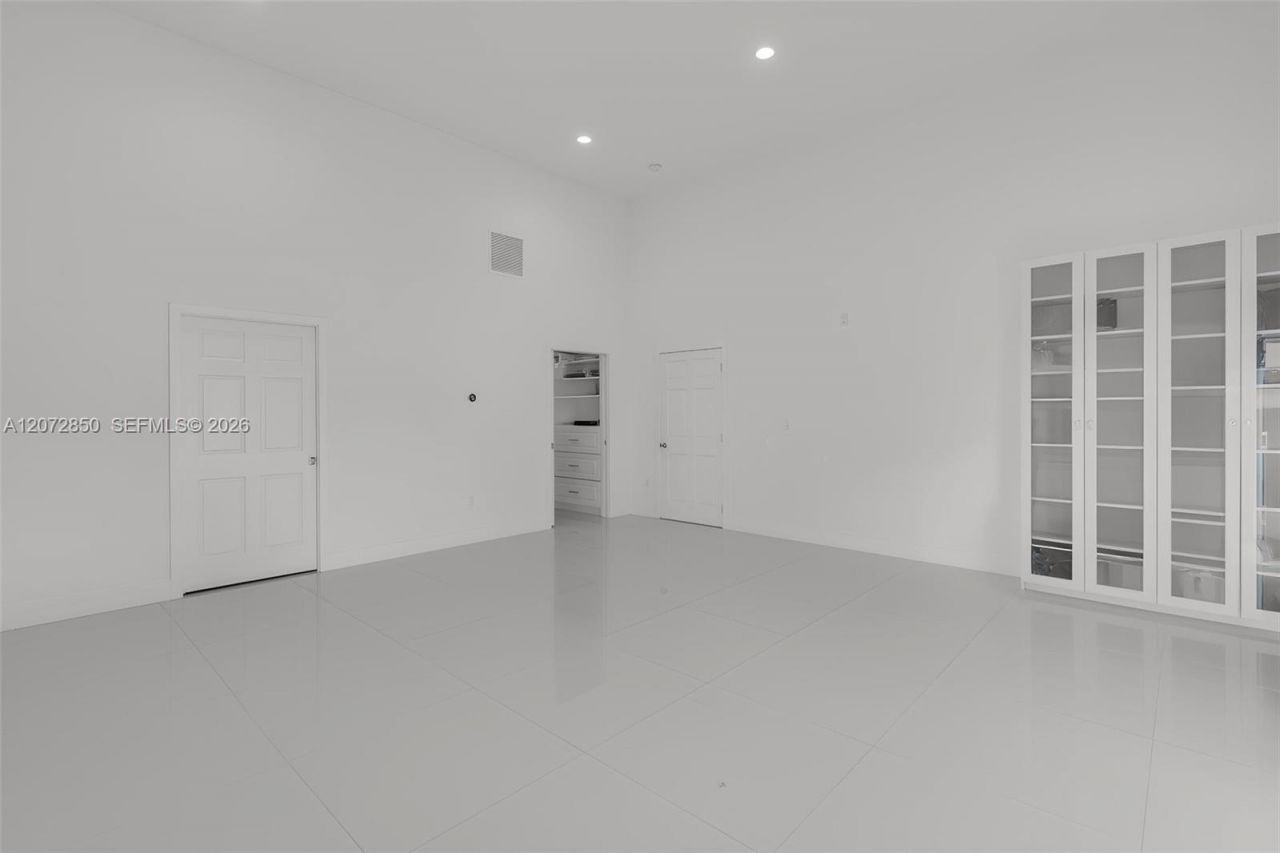 5330 SW 7th St , Miami, FL 33134 Photo