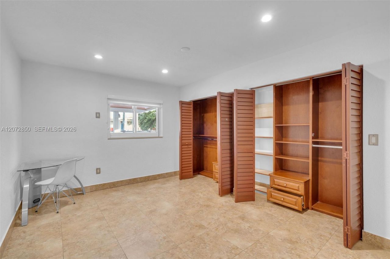 5330 SW 7th St , Miami, FL 33134 Photo