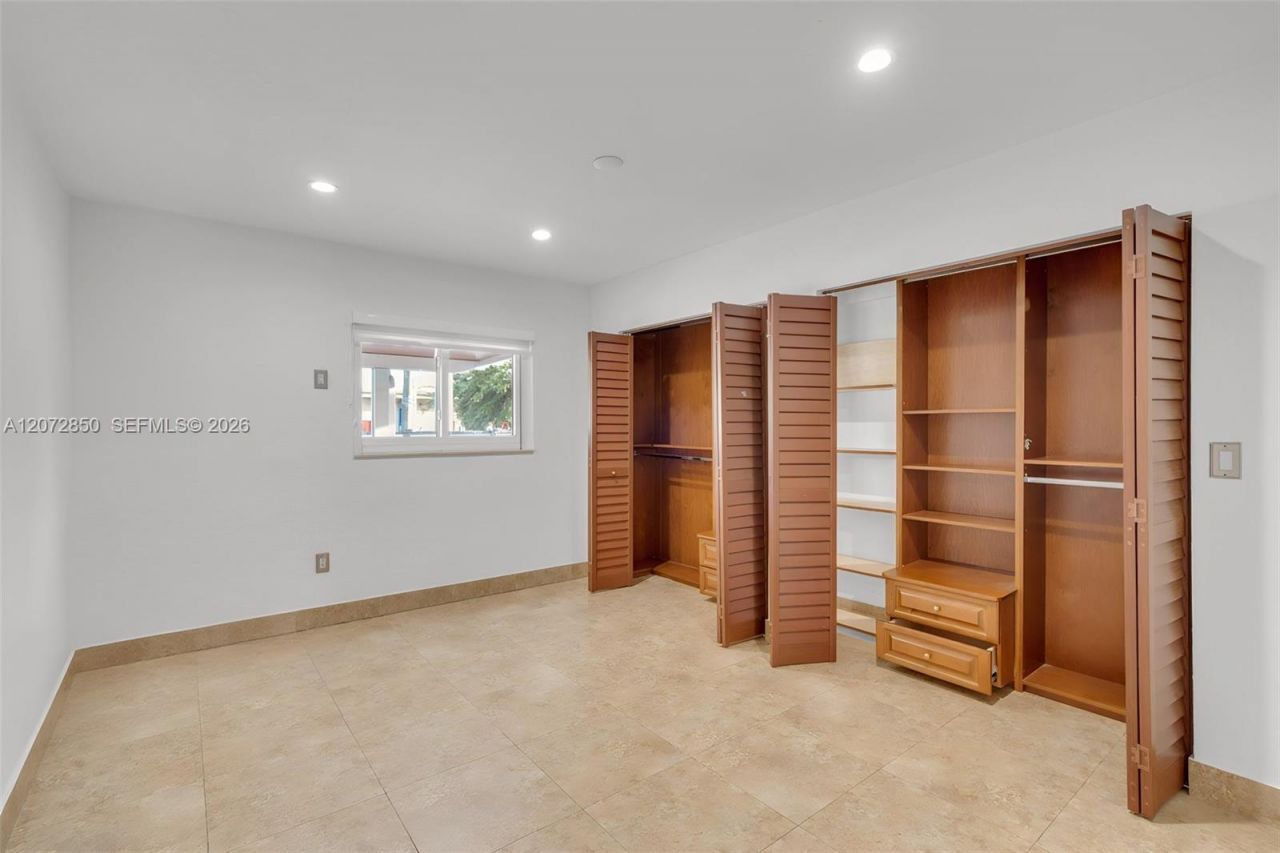 5330 SW 7th St , Miami, FL 33134 Photo