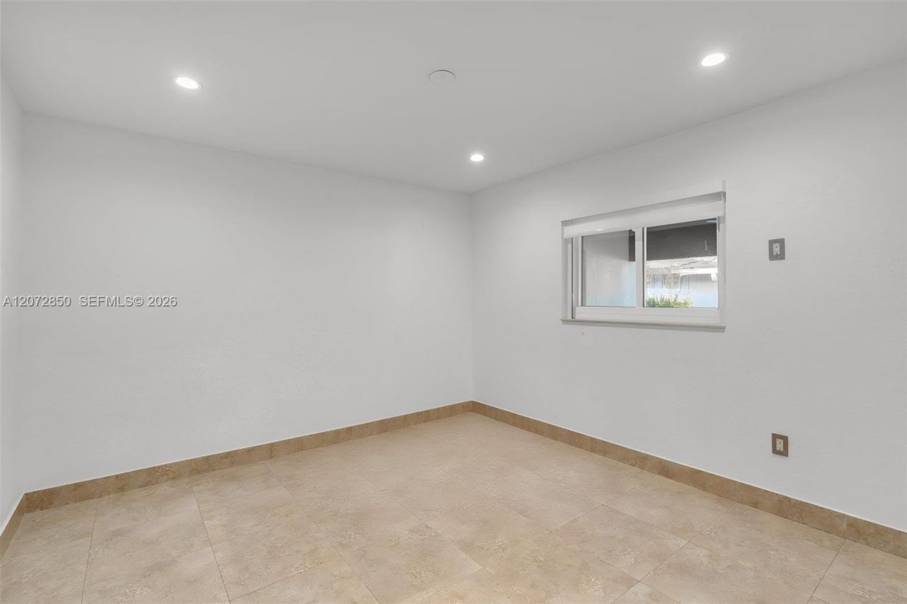 5330 SW 7th St , Miami, FL 33134 Photo
