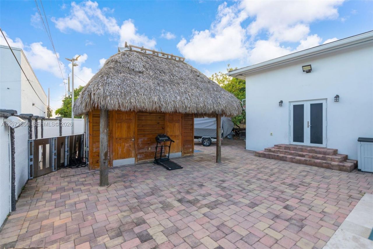 5330 SW 7th St , Miami, FL 33134 Photo