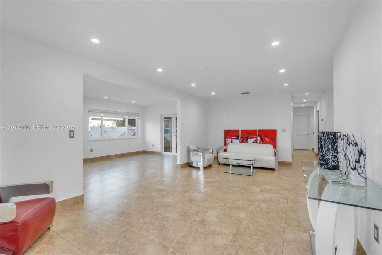 5330 SW 7th St , Miami, FL 33134 Photo