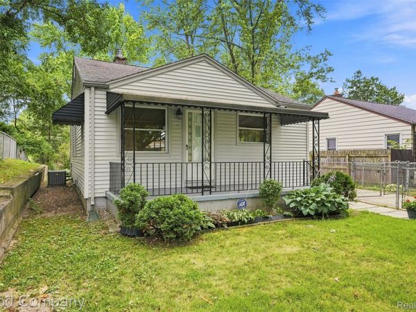 137 W Longfellow Avenue, Pontiac, Mi 48340