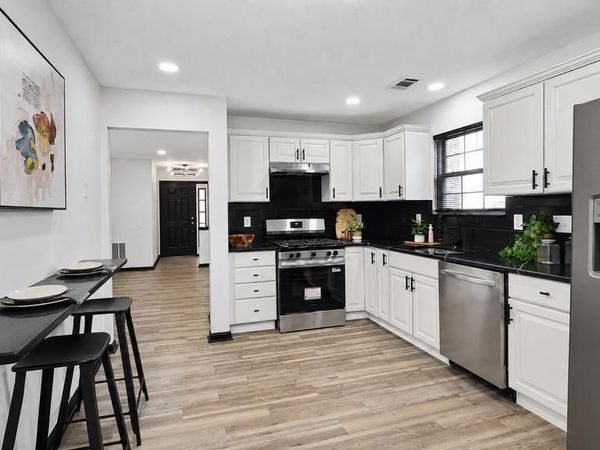 93 TATTERSALL DRIVE, BURLINGTON, NJ 08016