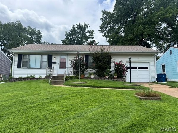 2516 Center Avenue , Jennings, MO 63136