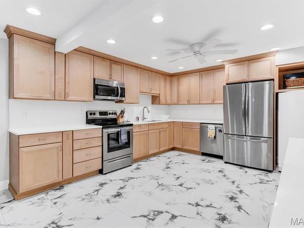 15046 Claymoor Court, Unit 2, Chesterfield, MO 63017