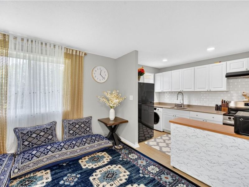10402 N Church Drive, Unit 405, Parma Heights, OH 44130 Photo 18