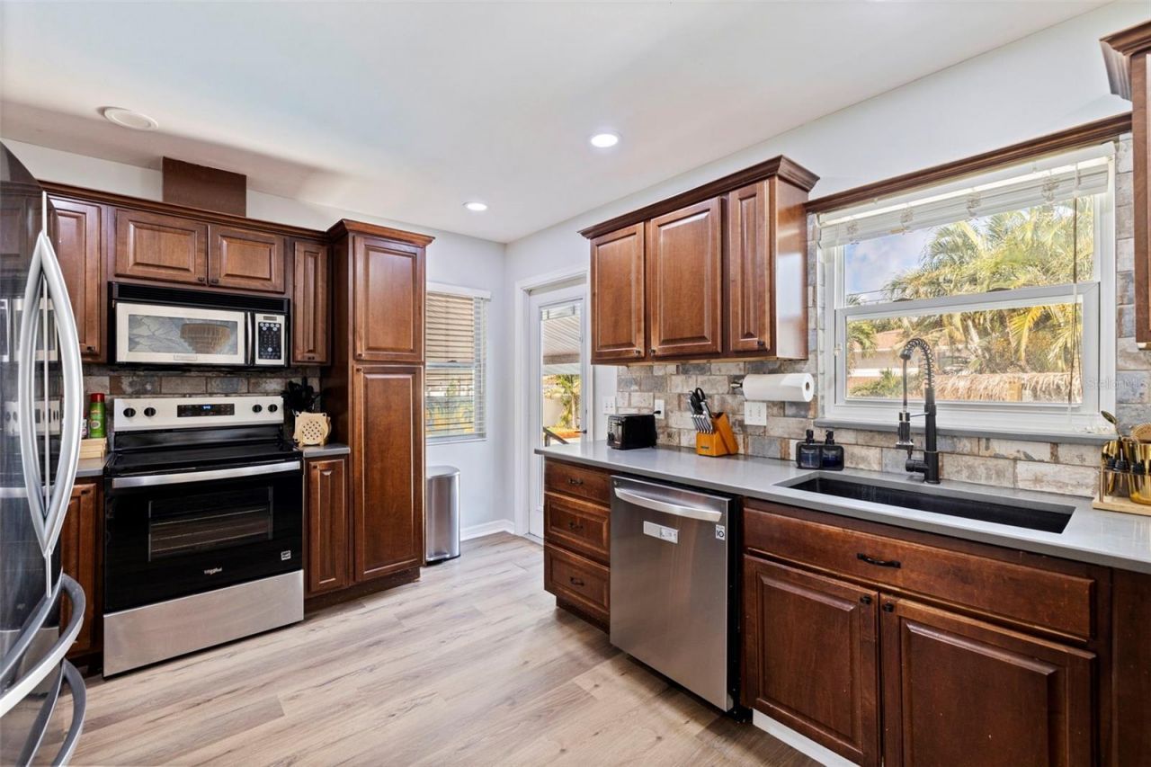 8580 139th Lane, Seminole, FL 33776 Photo