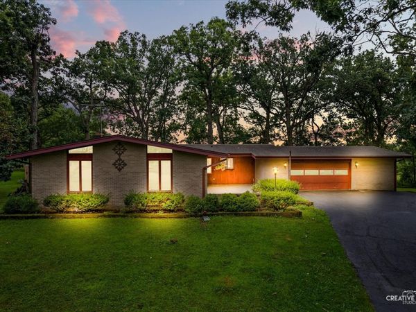 3S984 Oakland Lane , North Aurora, IL 60542