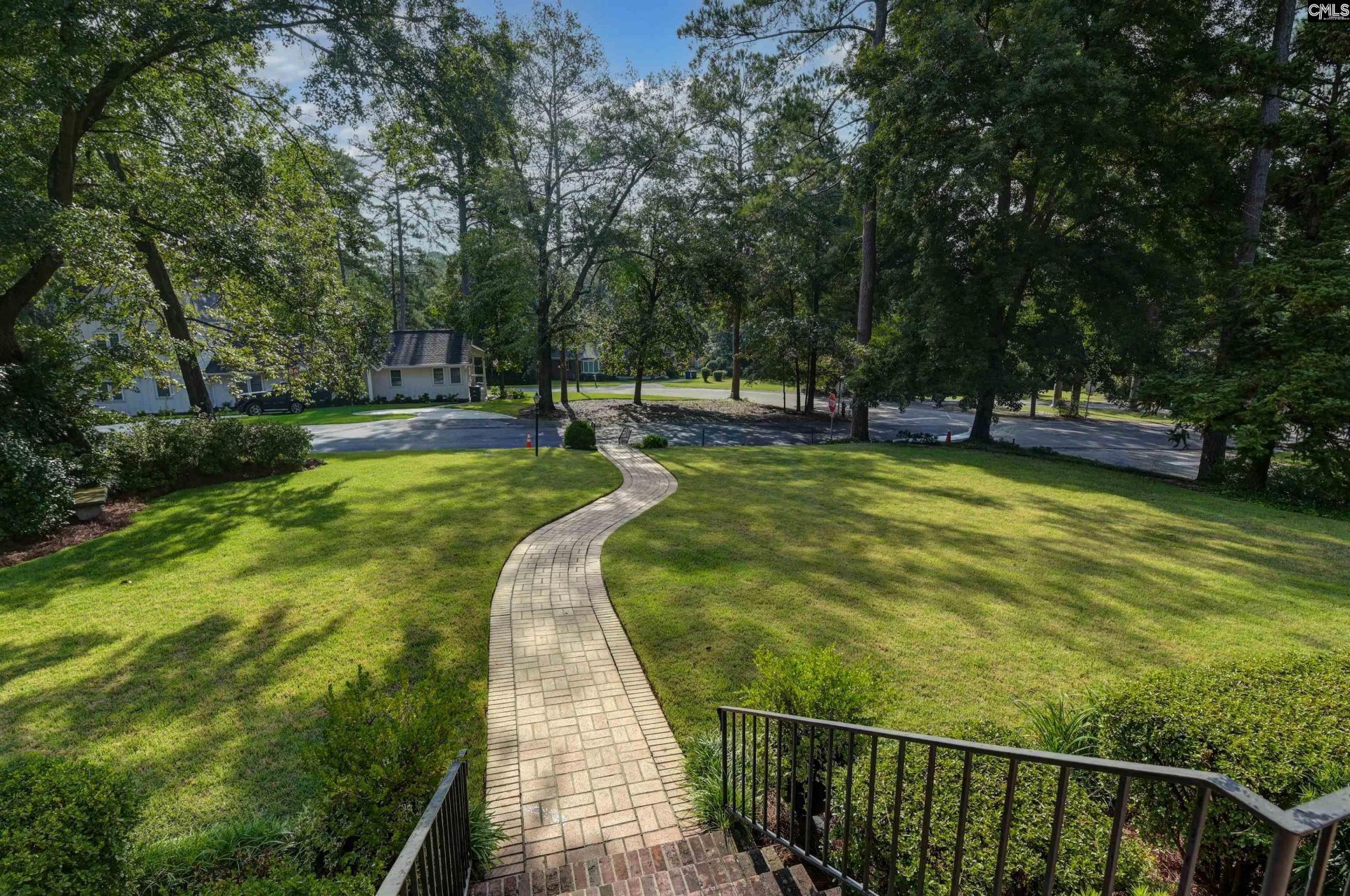 801 Arbutus Drive  Photo 4