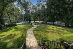 801 Arbutus Drive  photo 4