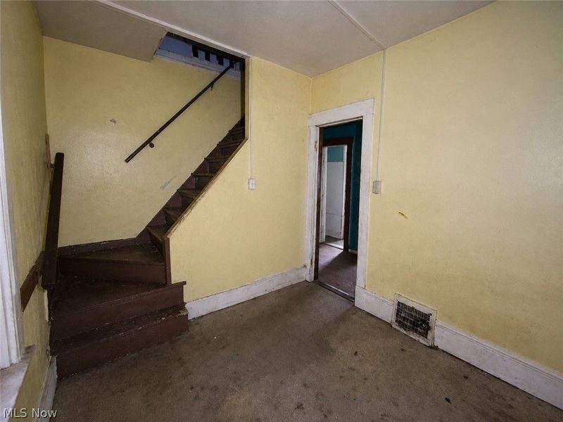 9705 Dunlap Avenue, Cleveland, OH 44105 Photo 13