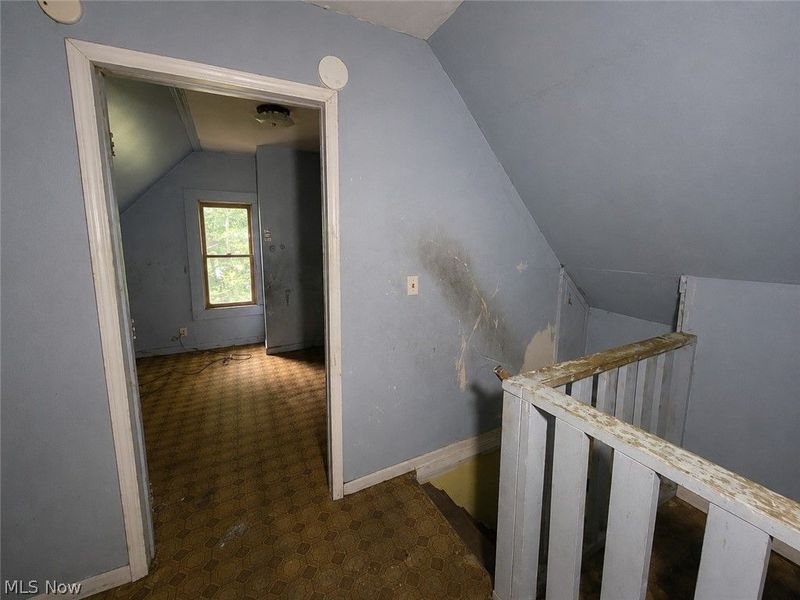 9705 Dunlap Avenue, Cleveland, OH 44105 Photo 14