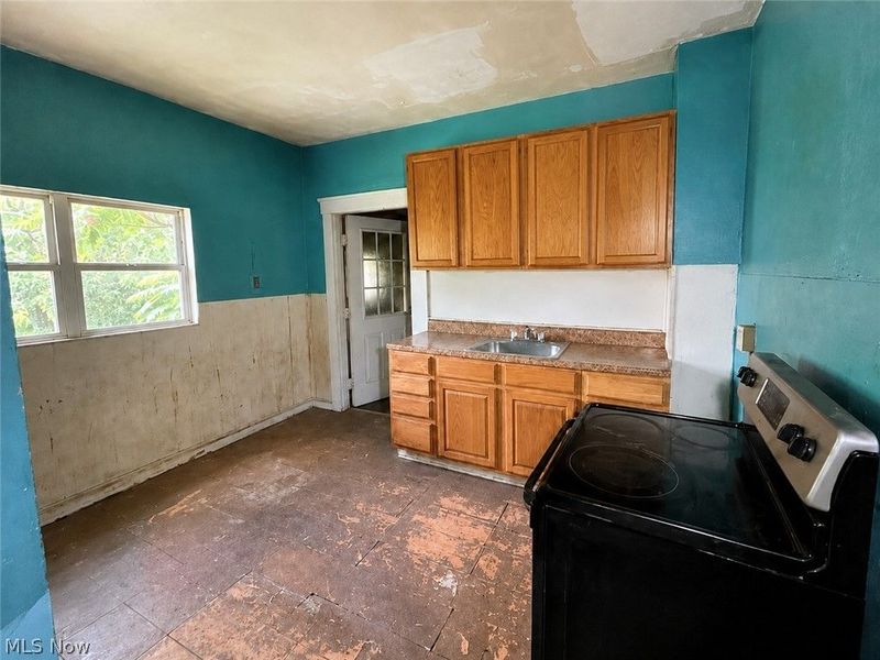 9705 Dunlap Avenue, Cleveland, OH 44105 Photo 6