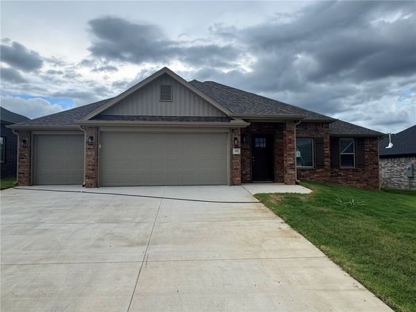 253 Eagle Mountain Street , Prairie Grove, AR 72753