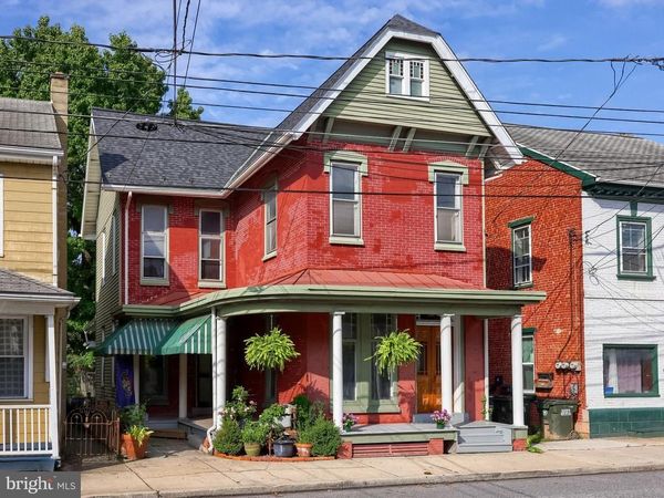 130 S MAIN STREET, MANHEIM, PA 17545