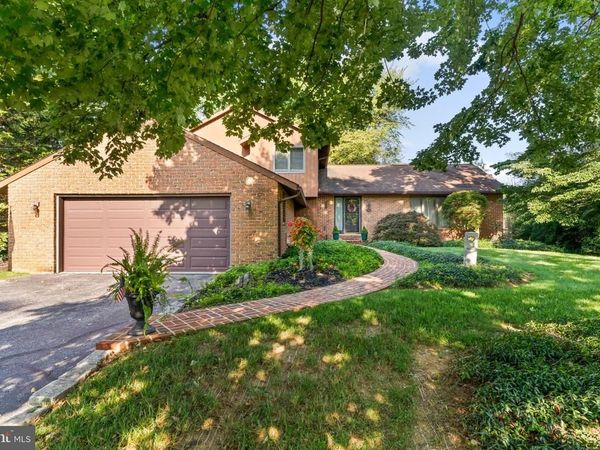 1306 BOSLER PLACE, CARLISLE, PA 17013