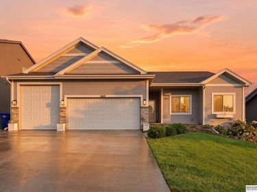 16624 Hanover Street, Bennington, NE 68007