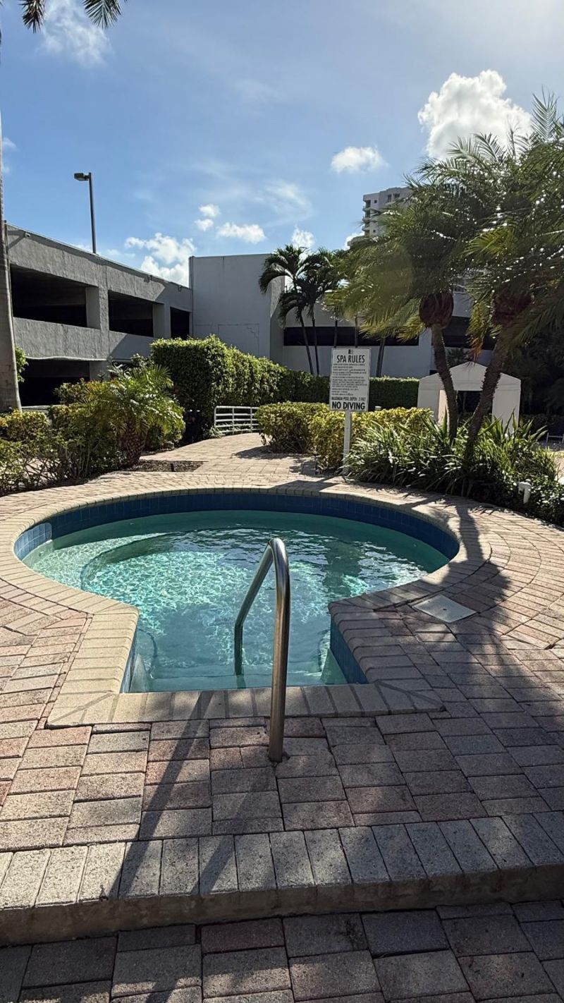 3300 NE 192nd Street, Unit 1706, Aventura, FL 33180 Photo
