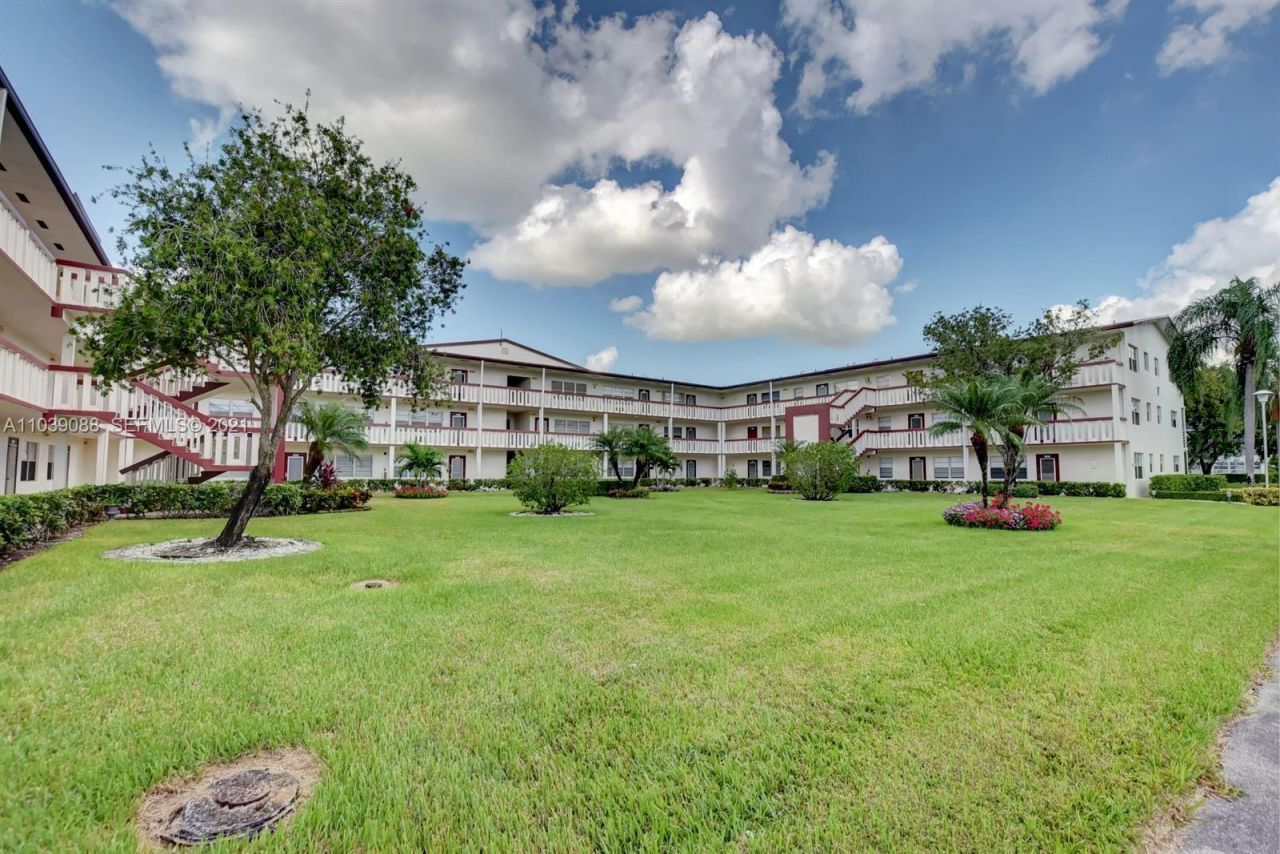230 Fanshaw F, Unit F-230, Boca Raton, FL 33434 Photo