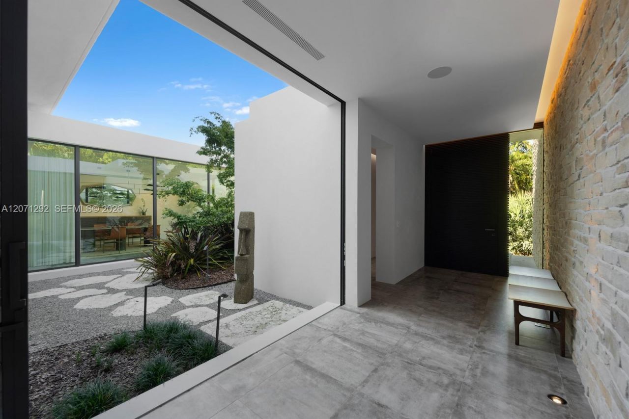 121 Nurmi Dr , Fort Lauderdale, FL 33301 Photo