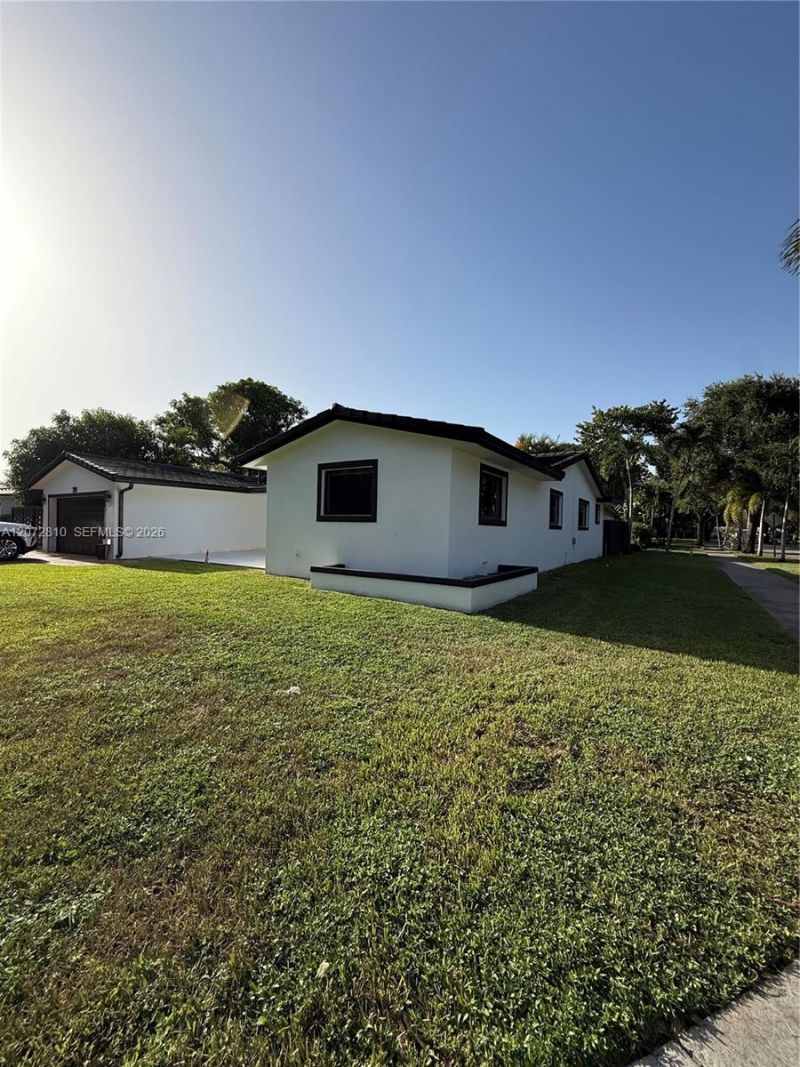 6901 S Miami Lakeway S , Miami Lakes, FL 33014 Photo