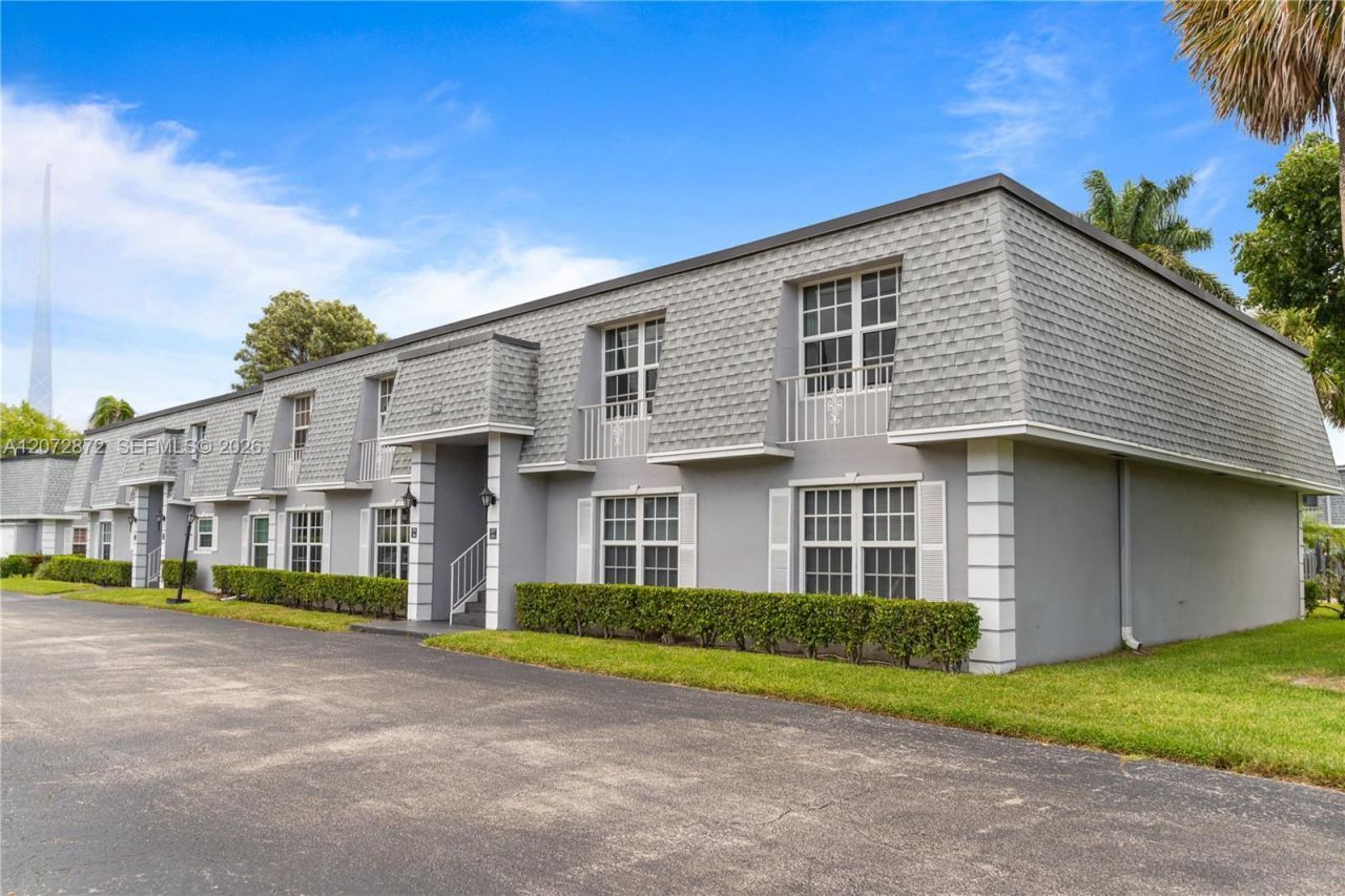 380 NW 69th Ave , Unit 205, Plantation, FL 33317 Photo