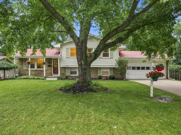 951 Thomas Dr, Ashland, OH 44805