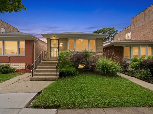8018 S Michigan Avenue , Chicago, IL 60619