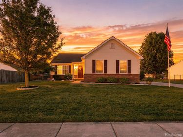 35898 Covington Lane, New Baltimore, Mi 48047